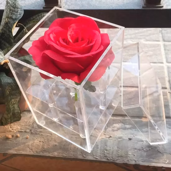 Прозрачная, водонепроницаемая упаковочная коробка для консервированных живых цветов из акрила для вечной презентации цветов.